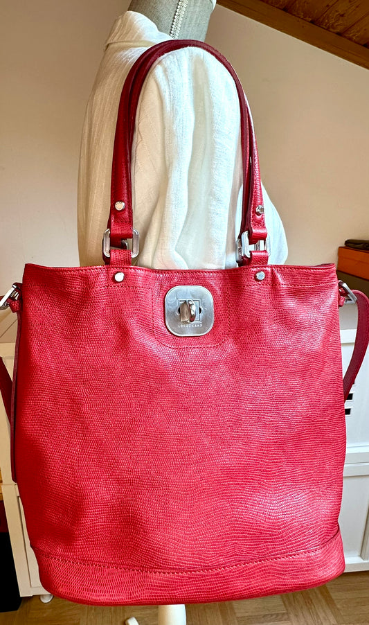 Sac à main Longchamp Gatsby en cuir rouge.