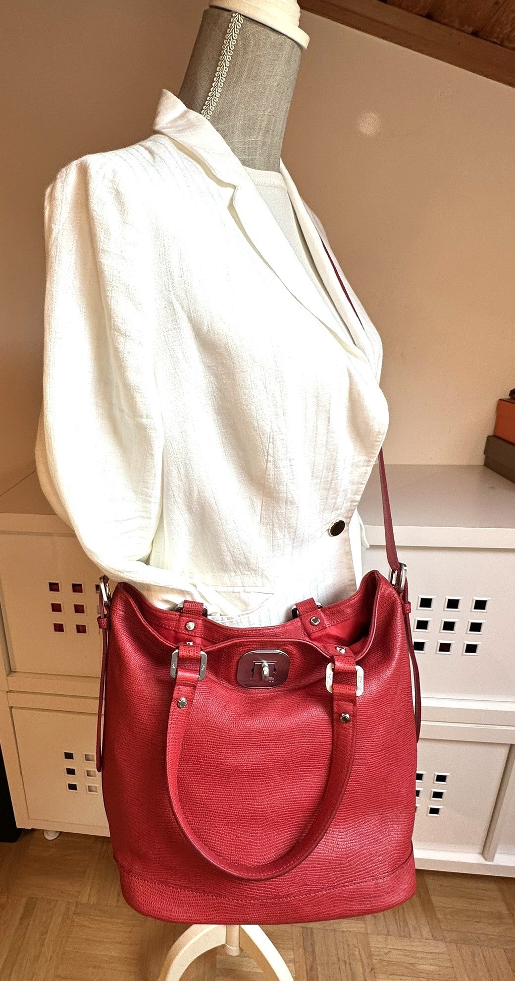 Sac à main Longchamp Gatsby en cuir rouge.
