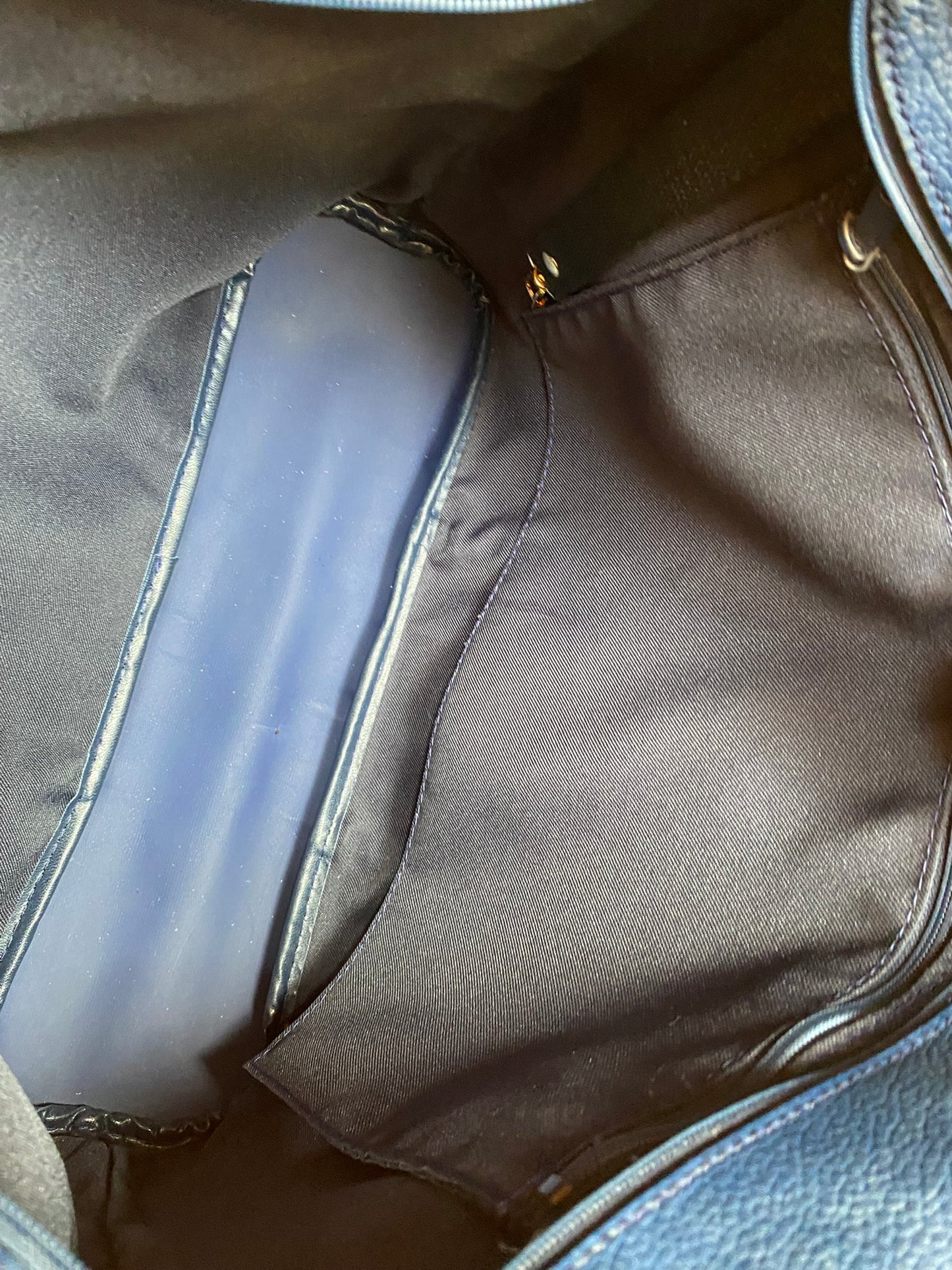 Longchamp Dreifarbige Tragetasche aus Canvas & Leder.