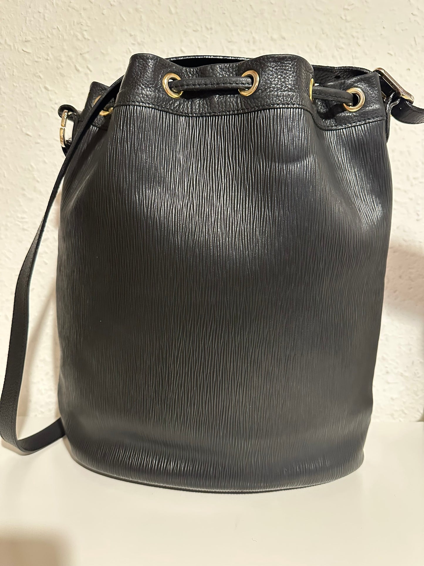 Longchamp sac seau vintage en cuir épis noir