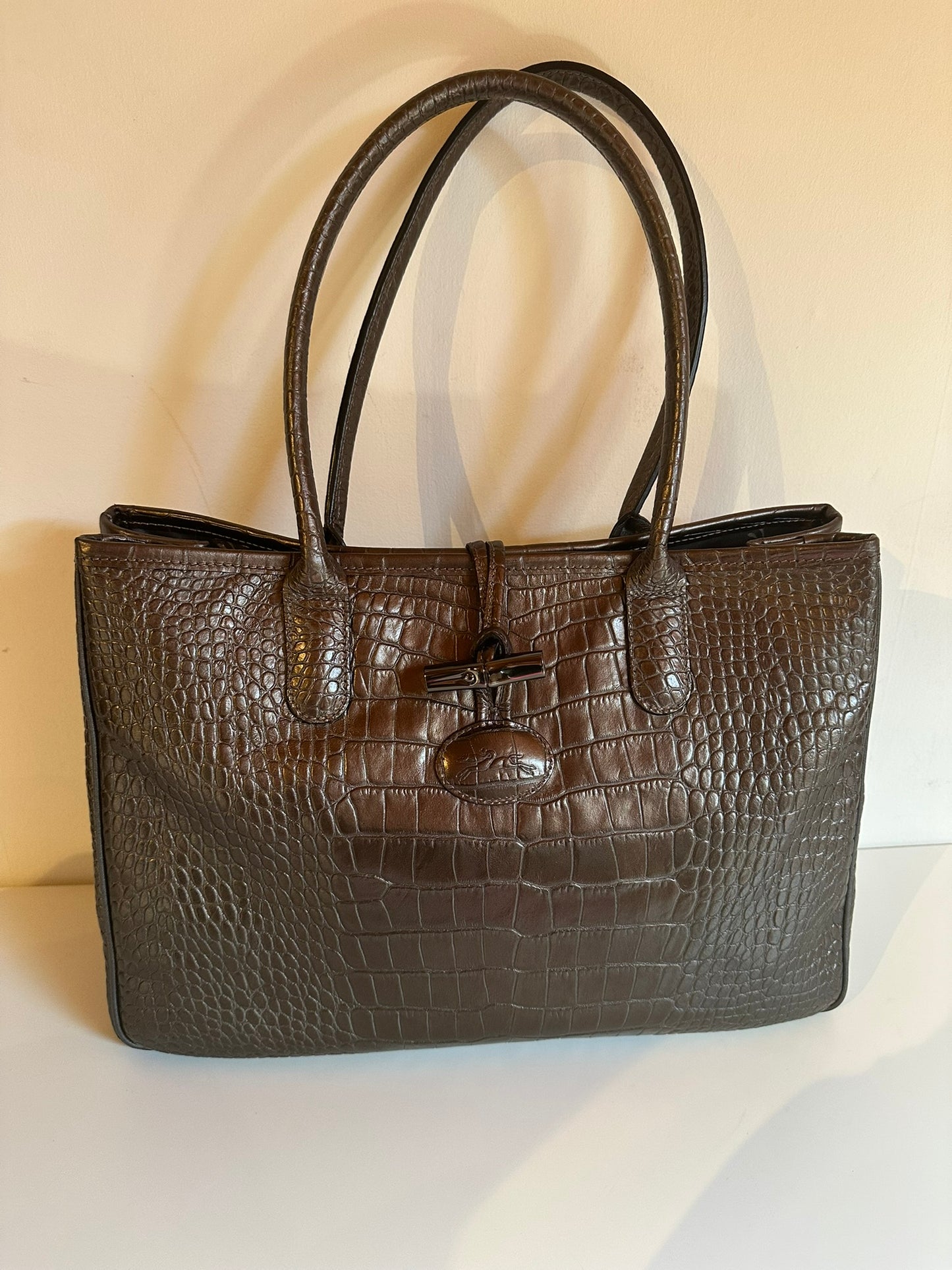 Longchamp Sac Roseau bronze porté épaule