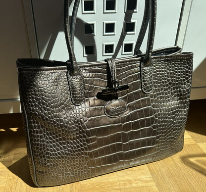 Longchamp Sac Roseau bronze porté épaule