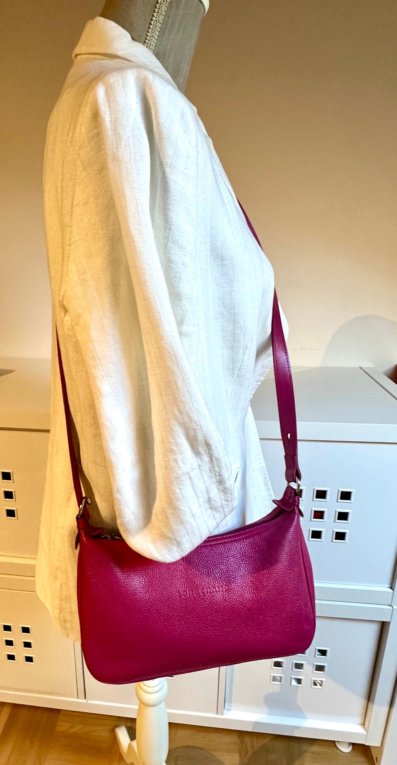 Sac Longchamp bandoulière framboise - Le Foulonné.