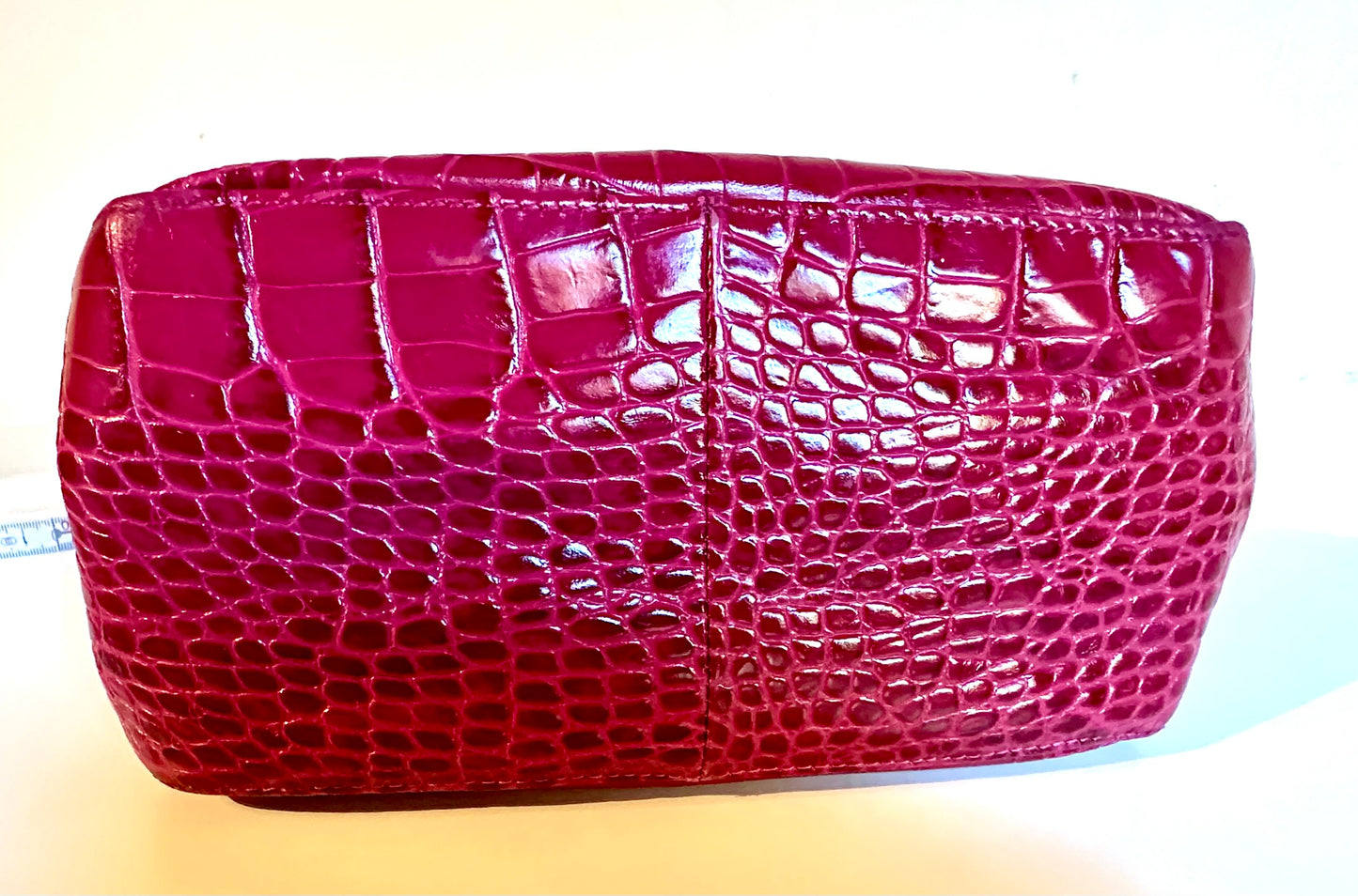 Longchamp Sac Roseau effet croco Framboise.
