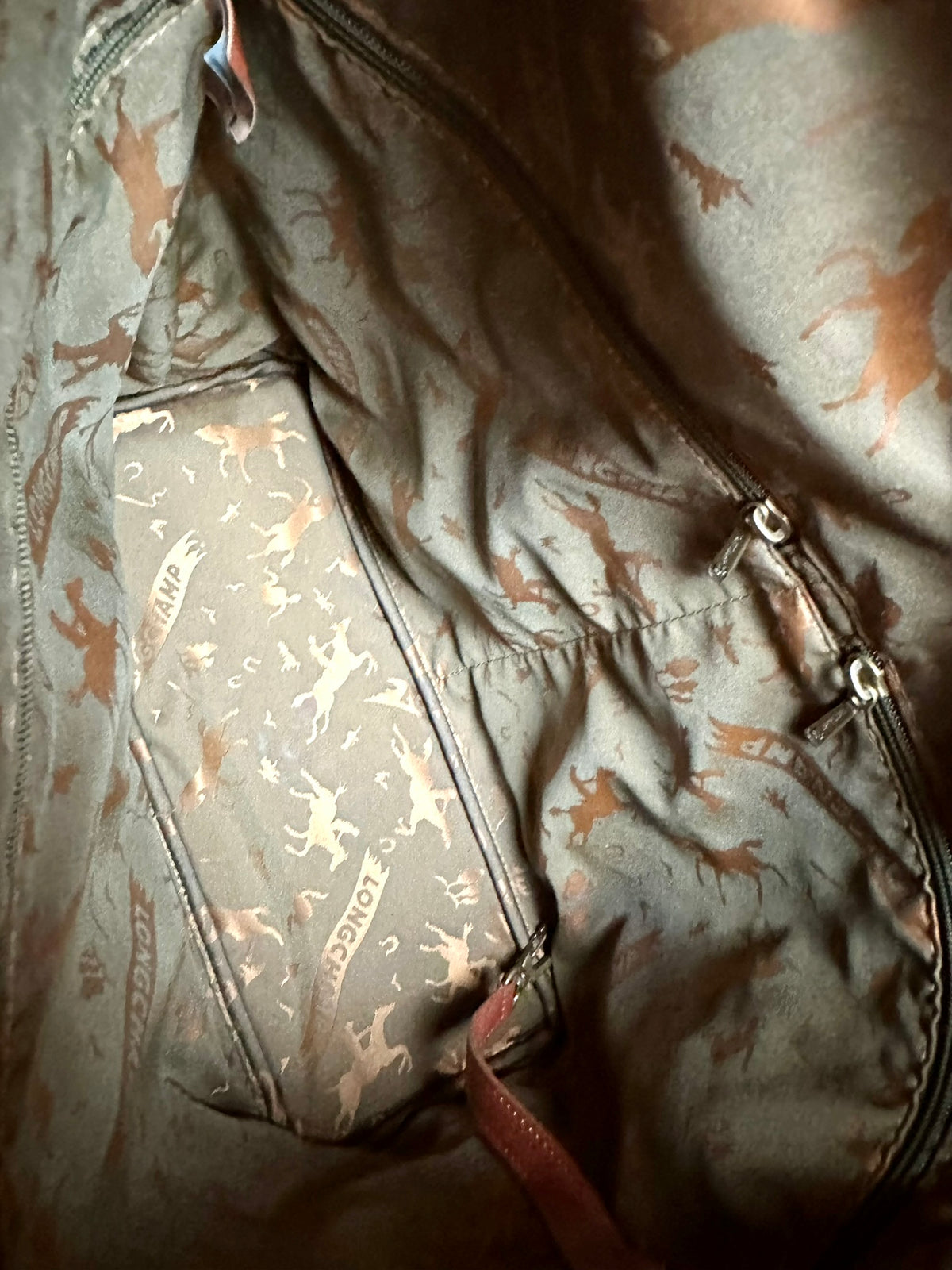 Longchamp "Légende Sport" Beuteltasche im Hobo-Stil aus cognacfarbenem Leder