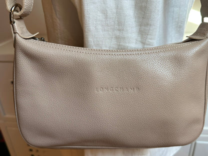 Sac Longchamp bandoulière beige - Le Foulonné.